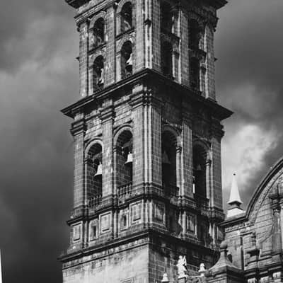Noche de Campanas en la Tormenta