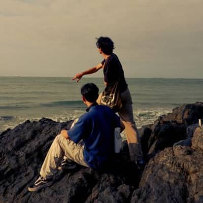 Senja Bintang di Pelabuhan Tenang