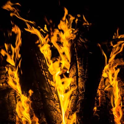 فجرٌ متجمّد فوق حمص ونارٌ دافئة